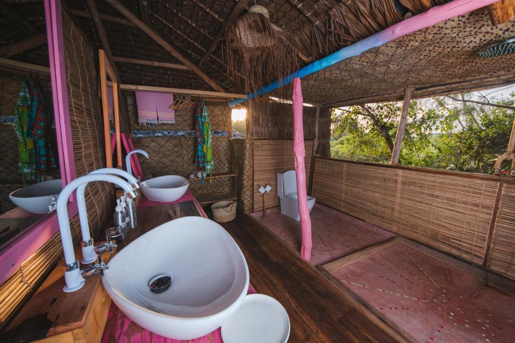 KIZINGO ECO LODGE Kyongwe LAMU BATHROOM